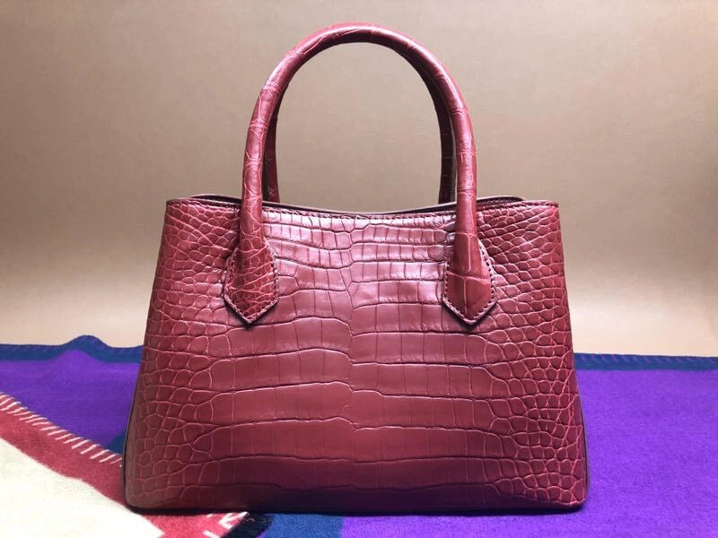 How To Most Accurately Distinguish Between Genuine And Fake Crocodile  Leather 
