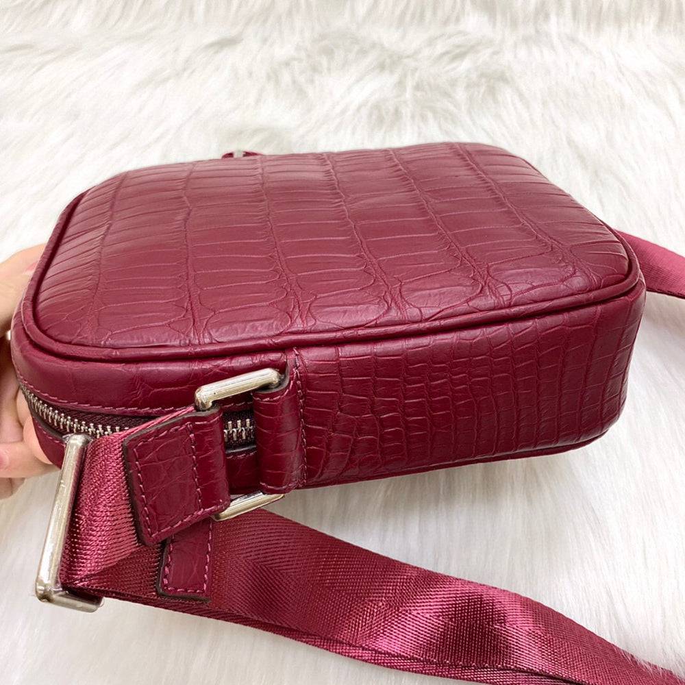 Borsa a tracolla piccola bianca in pelle di coccodrillo, preordine