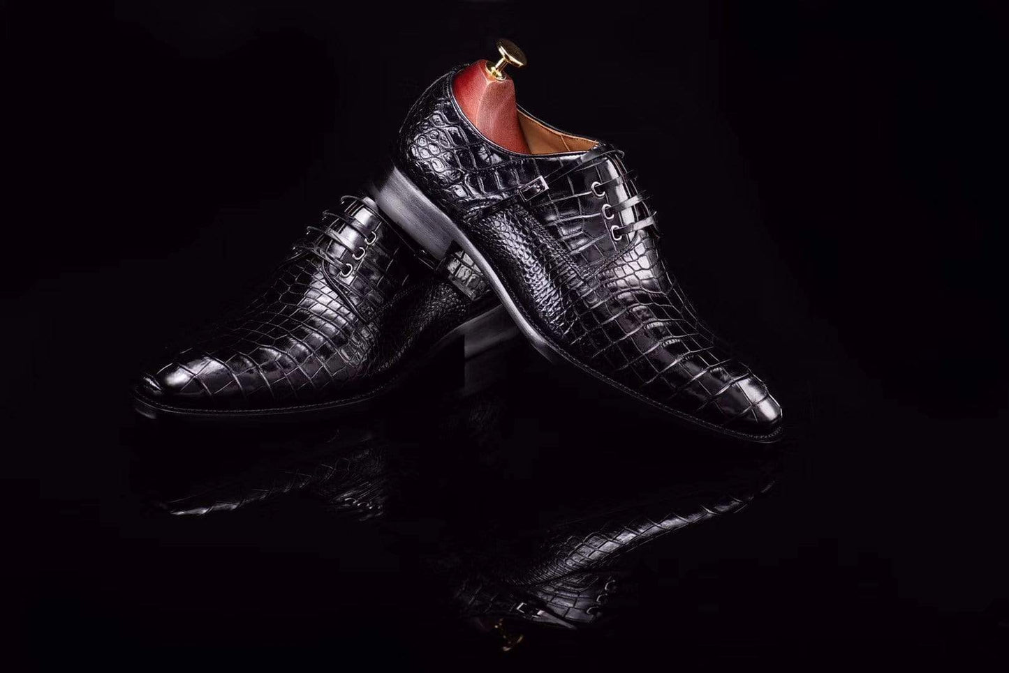 Preorder Lace-Up Shoes In Black Crocodile Skin Leather Black