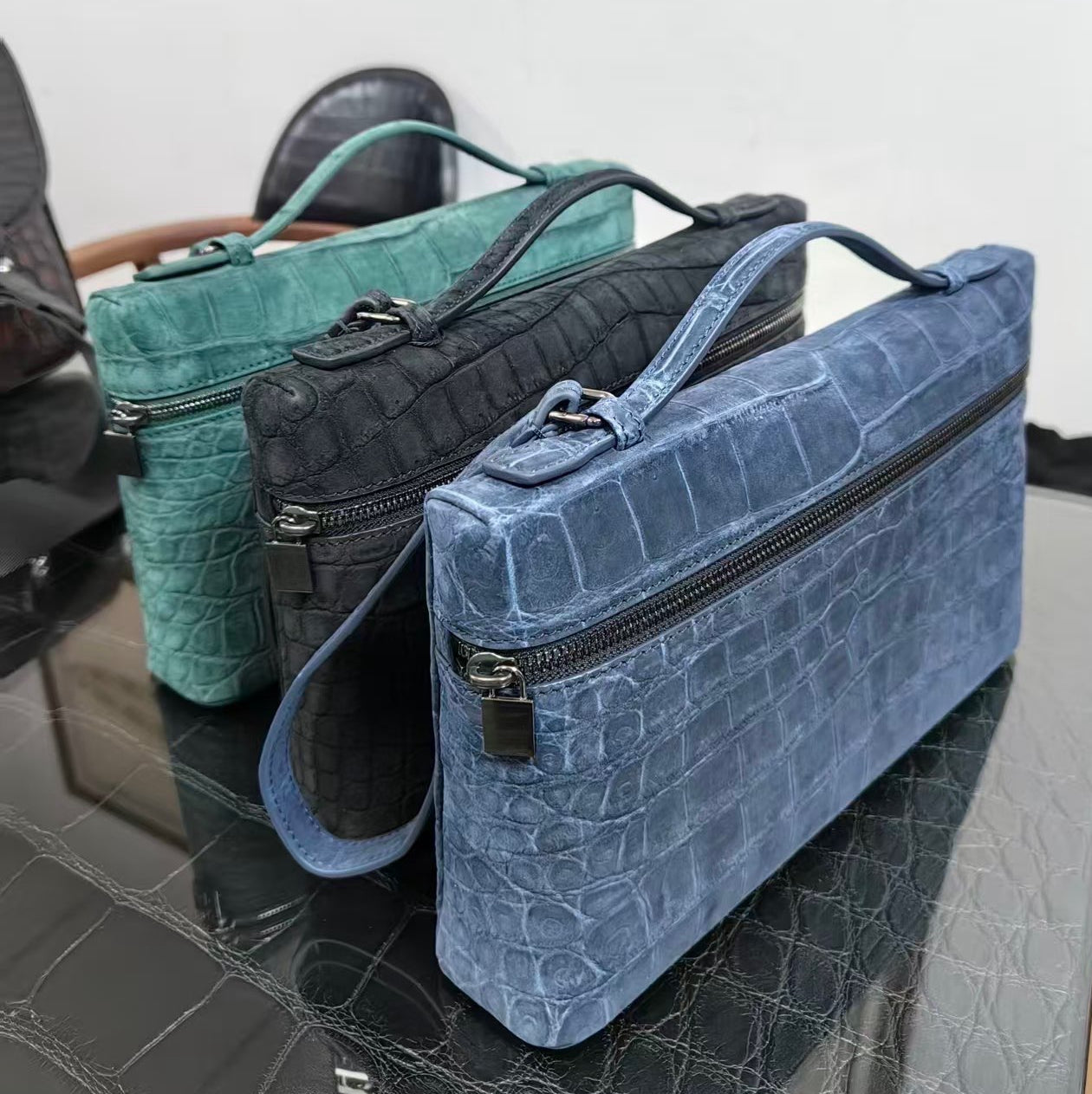 Unisex Himalaya WhigteGenuine Crocodile Skin Leather Zipper Handle Clutch Bag