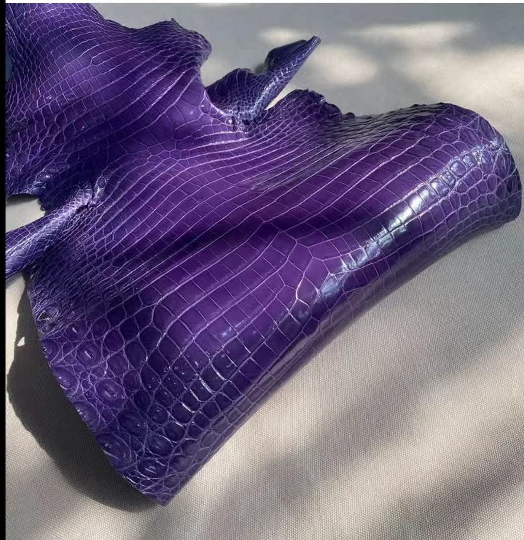 Borsa a tracolla trapezoidale Promennade da donna in vera pelle di coccodrillo opaca grigia