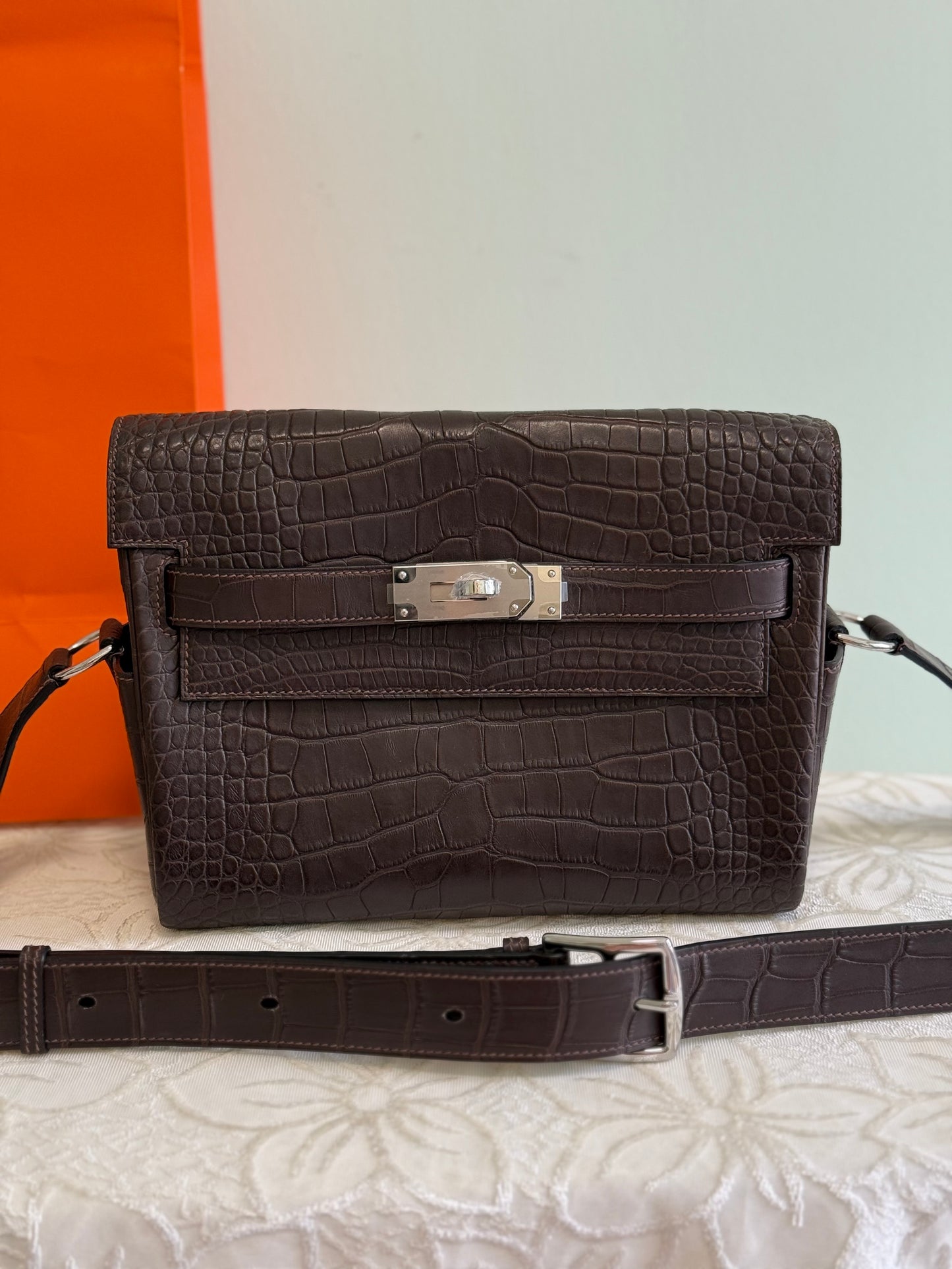 Unisex Genuine Crocodile Leather Postman Messenger Bag