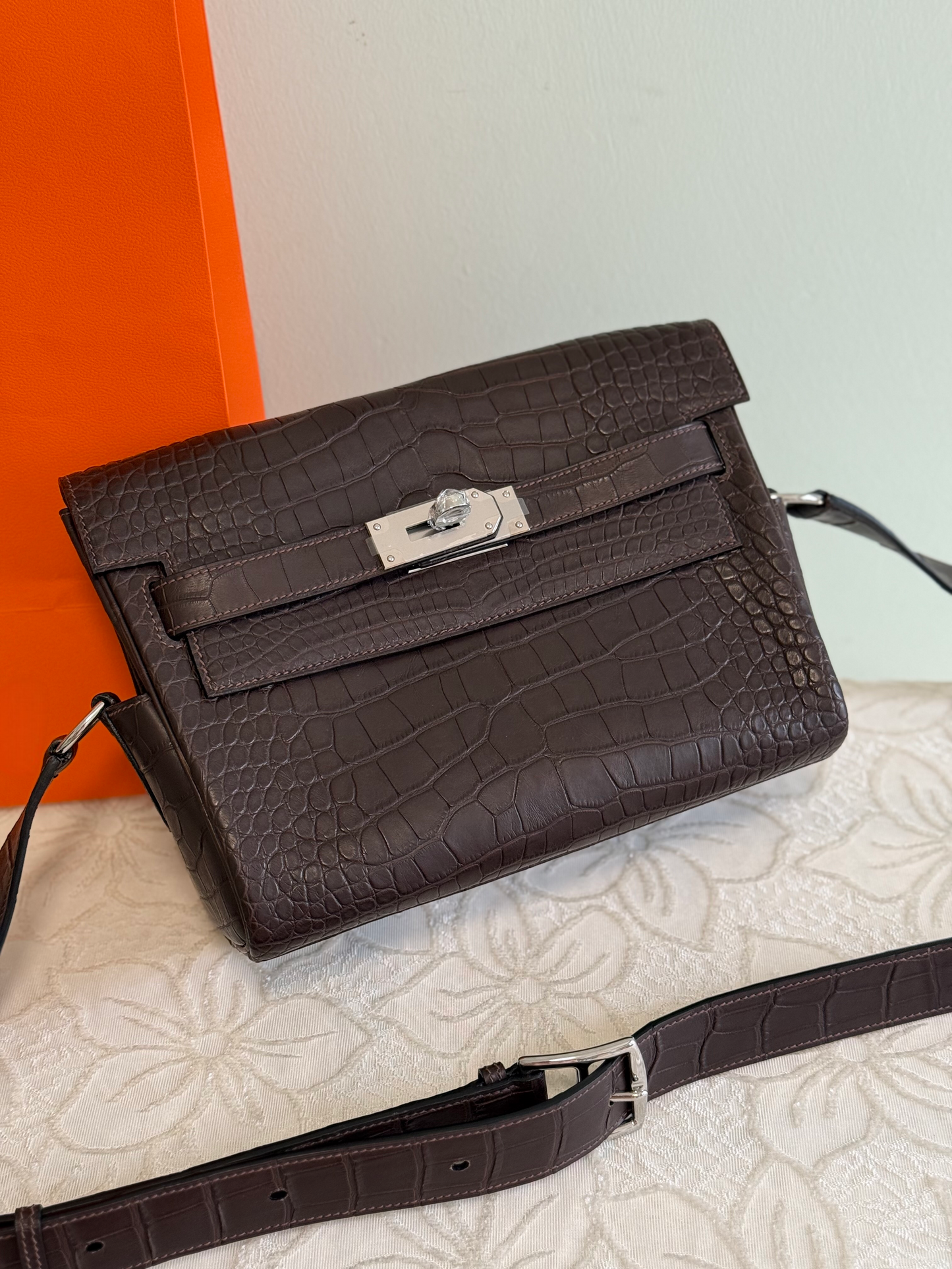 Unisex Genuine Crocodile Leather Postman Messenger Bag