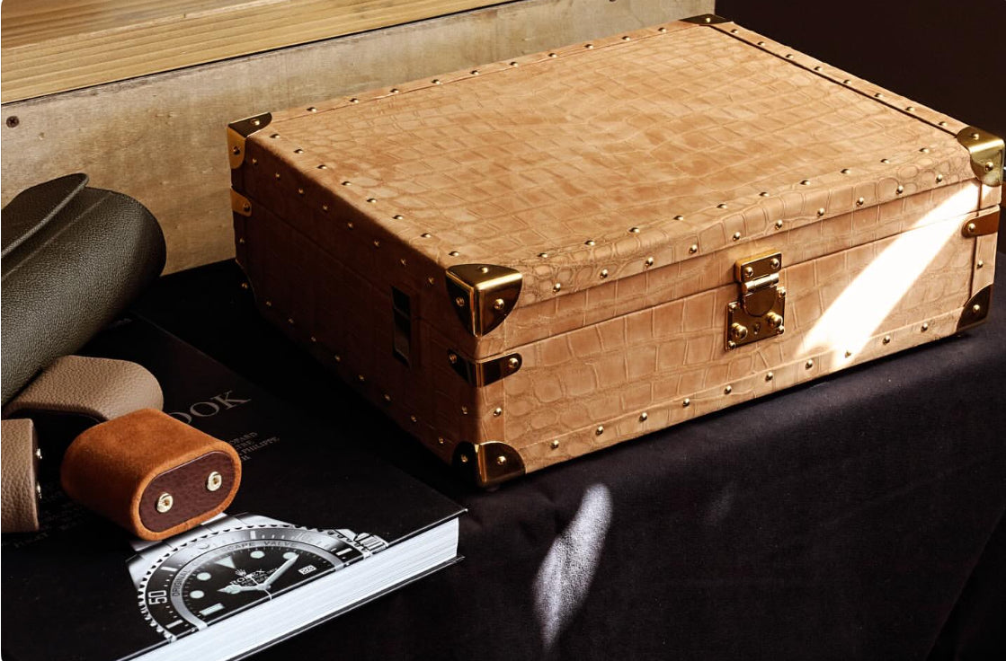 Borsa a tracolla trapezoidale Promennade da donna in vera pelle di coccodrillo opaca grigia