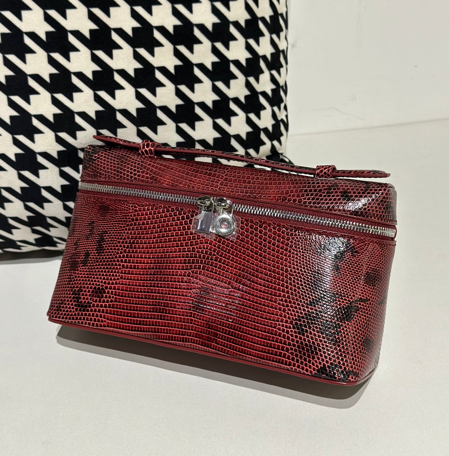 Genuine Lizard Skin Leather Zipper Cosmetic Handle Bag