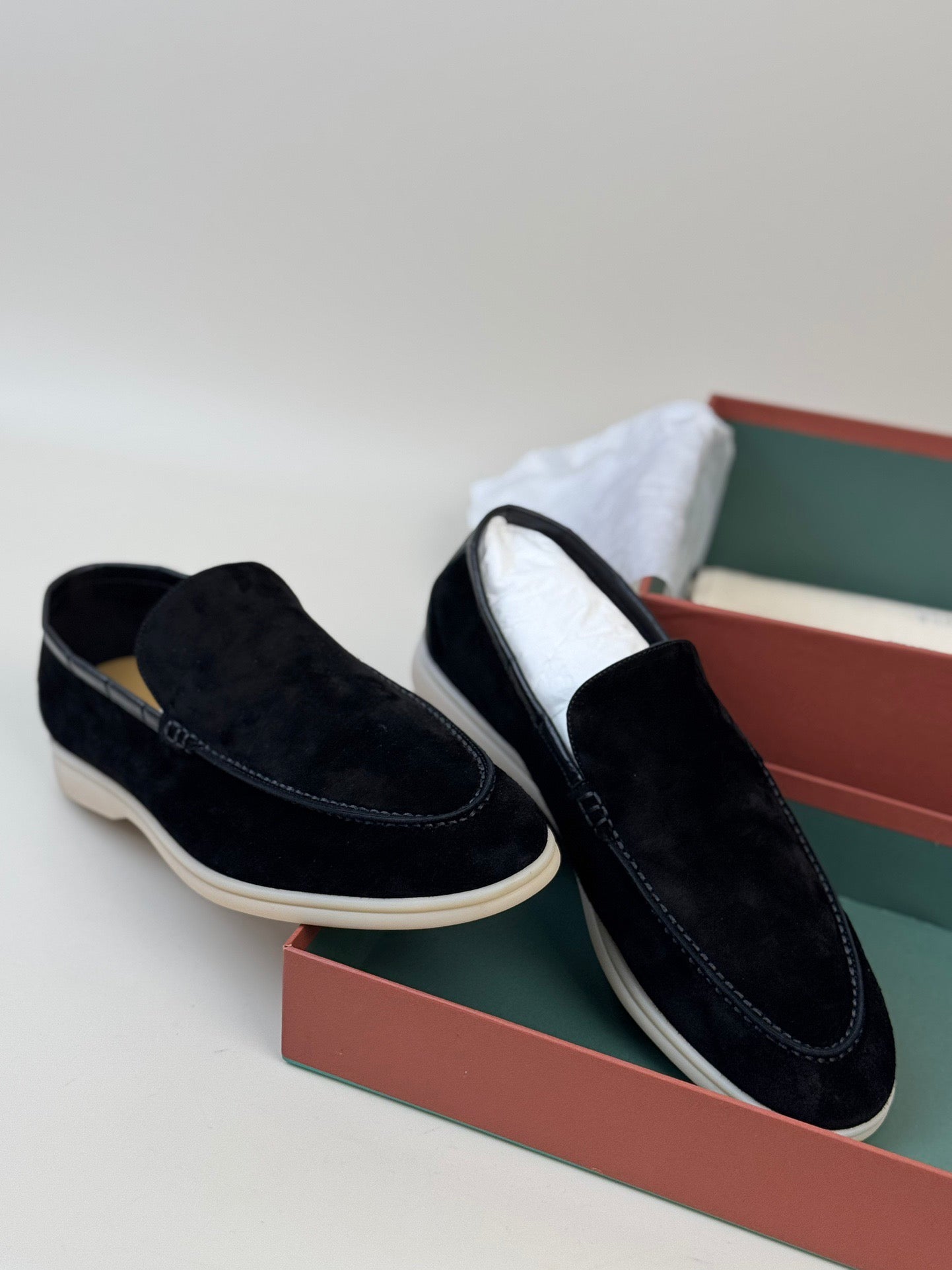 Men's Soft Genuine Calfskin Leather Slip On Shoes With Crocodile Skin Leather Trimming