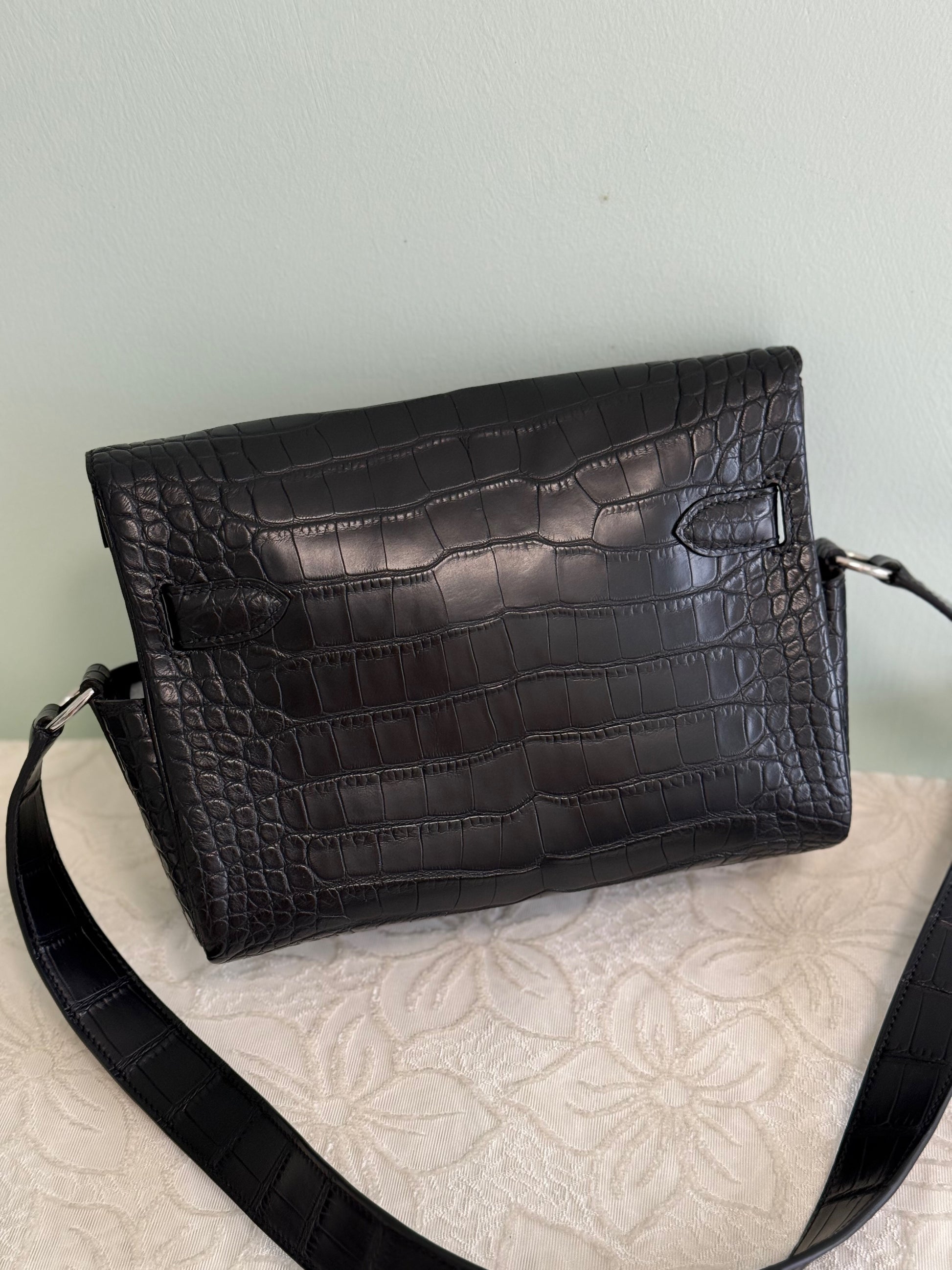 Unisex Genuine Crocodile Leather Postman Messenger Bag