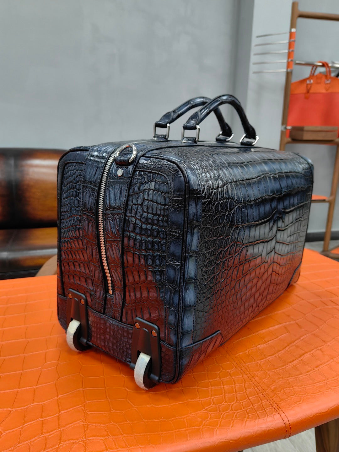 Unisex Genuine Crocodile Skin Leather Large Duffel Roller Handle Shoulder Business Travel Bag Vintage Grey