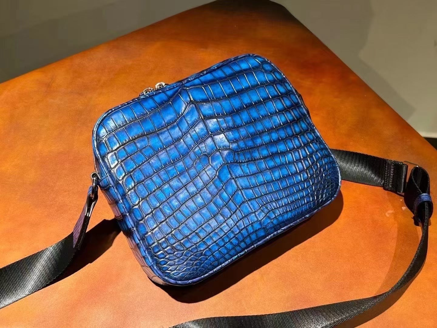 Unisex Crocodile Leather Crossbody Shoulder Bag Vintage Blue