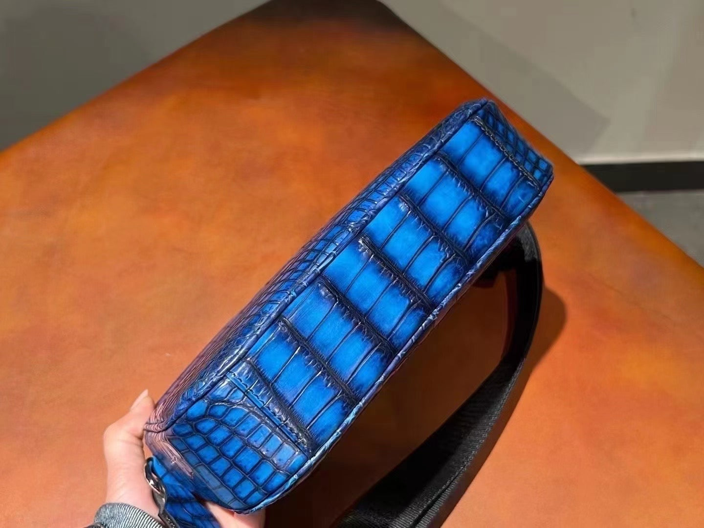 Unisex Crocodile Leather Crossbody Shoulder Bag Vintage Blue