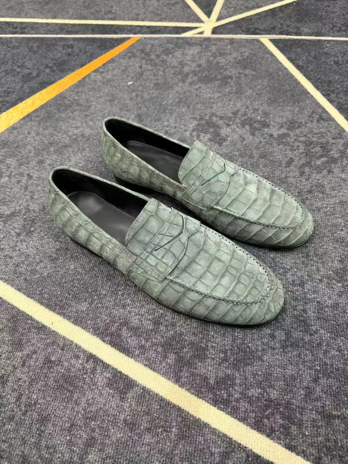 Crocodile Shoes, Men's Nubuck Crocodile Leather Business Slip-On Loafer Flat Shoes Green