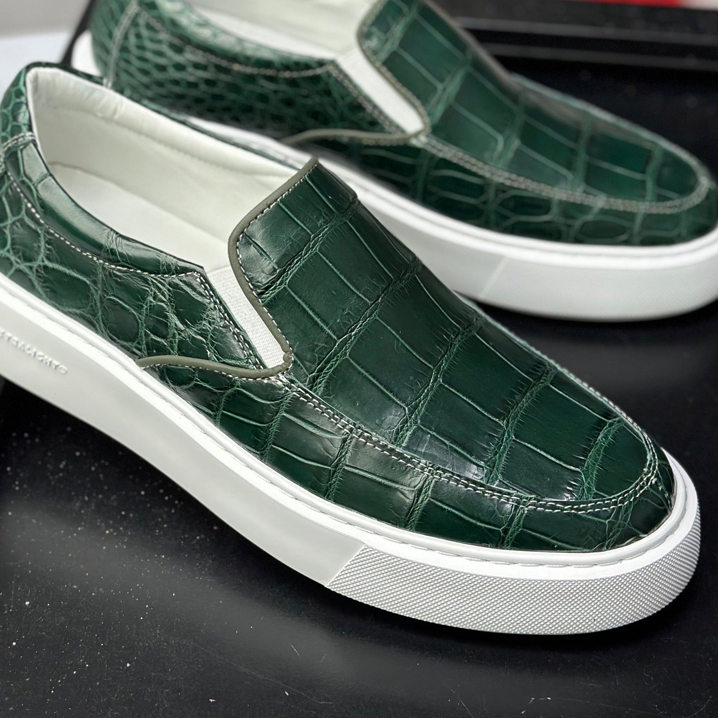 Mens Casual Slip-On Fashion Crocodile Sneakers Dark Green