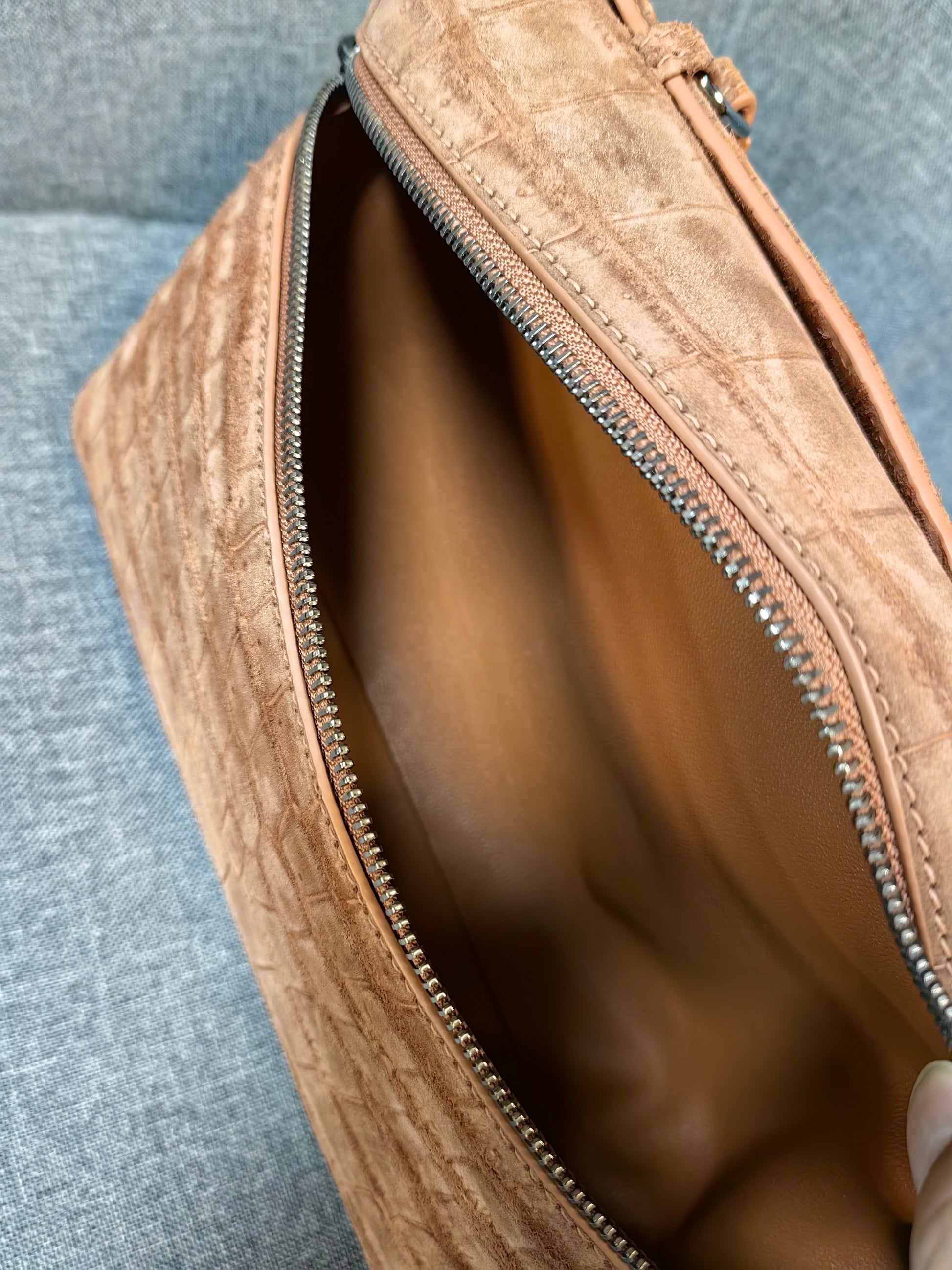 Unisex Himalaya WhigteGenuine Crocodile Skin Leather Zipper Handle Clutch Bag