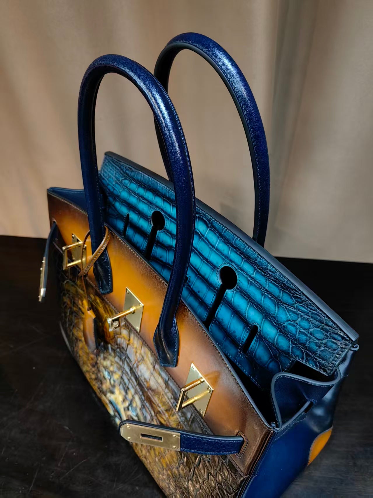 Genuine Crocodile Skin Leather 40cm Oversized Padlock Business Handbags Office Bags Vintage Color