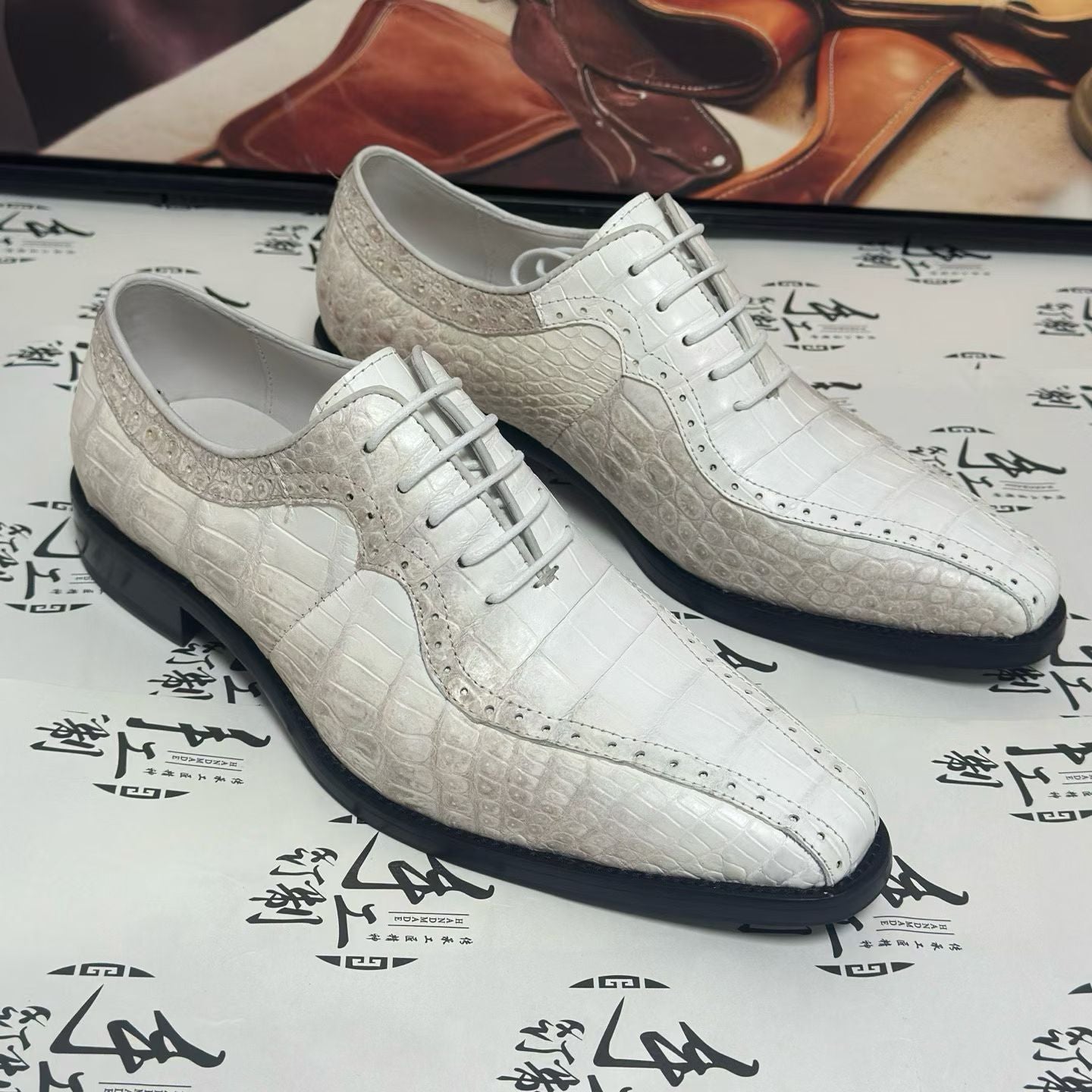 Mocassini in pelle di coccodrillo vintage grigio