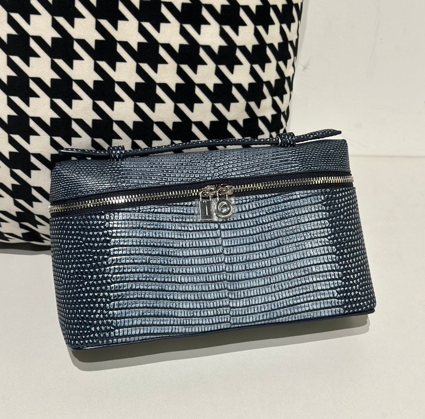 Genuine Lizard Skin Leather Zipper Cosmetic Handle Bag