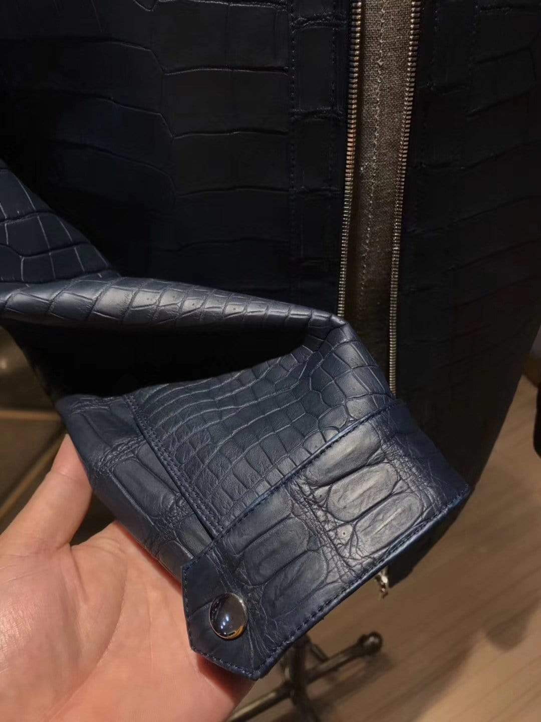 Giacca da uomo in pelle di coccodrillo nera