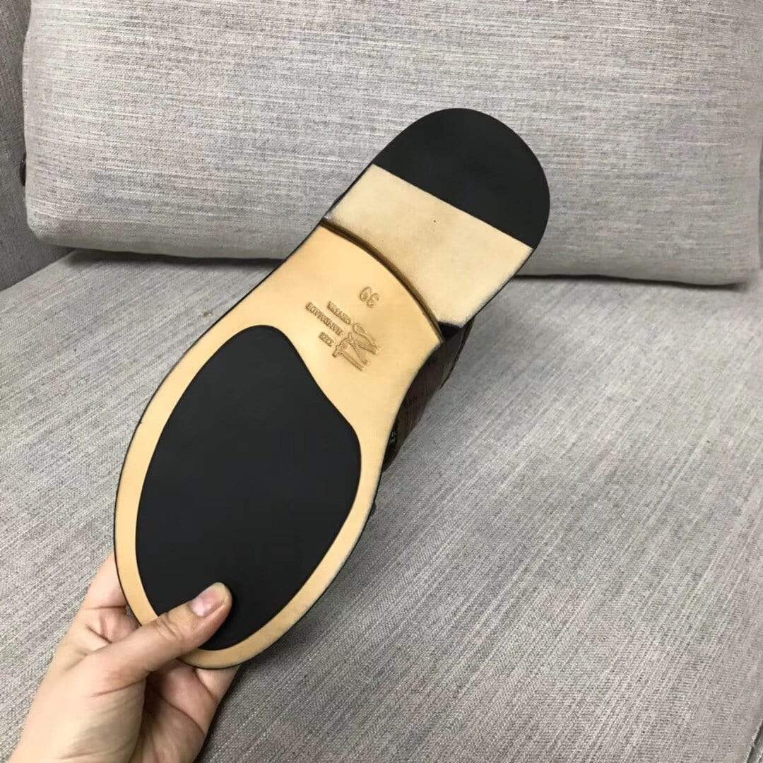 alt
Dép da cá sấu đặt trước, dép da nubuck da bụng cá sấu thật