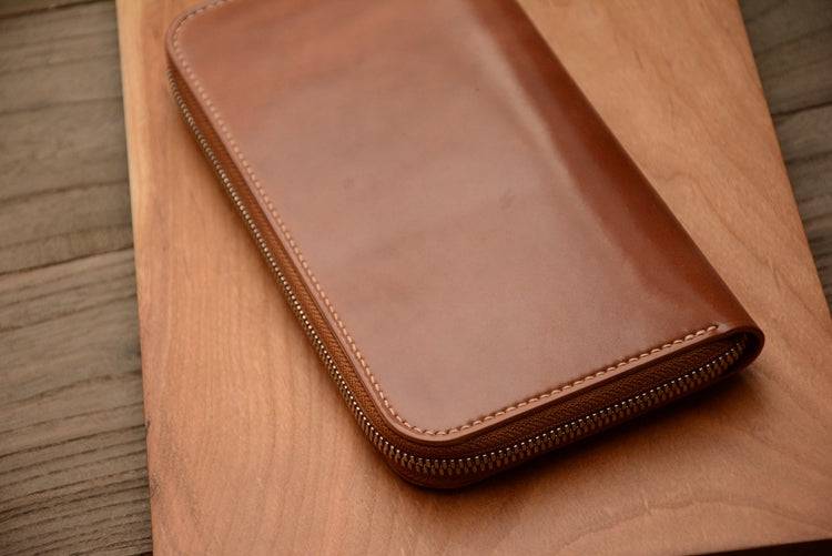 alt
Ví dài cầm tay da Horween Shell Cordovan màu whisky, thủ công nguyên bản