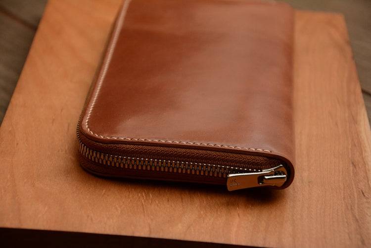 alt
Ví dài cầm tay da Horween Shell Cordovan màu whisky, thủ công nguyên bản