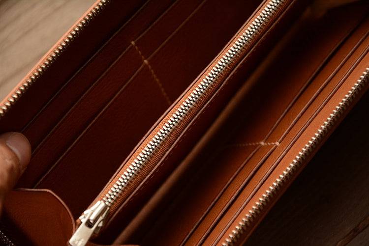 alt
Ví dài cầm tay da Horween Shell Cordovan màu whisky, thủ công nguyên bản