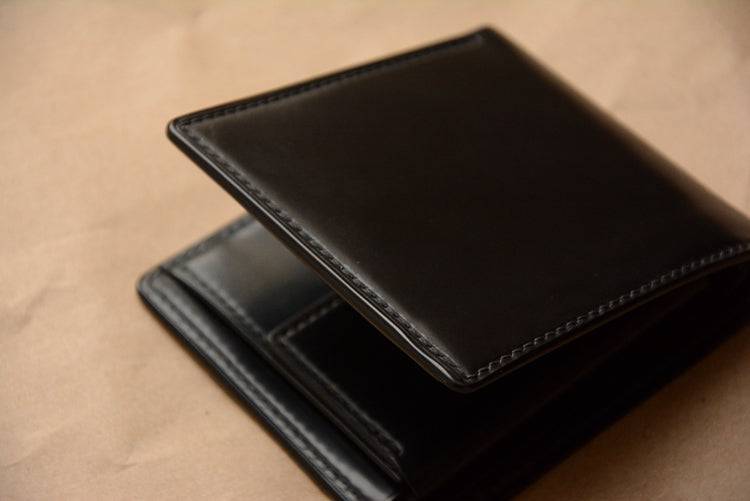 Ví gập đôi ngắn bằng da Shell Cordovan Horween Mỹ thủ công