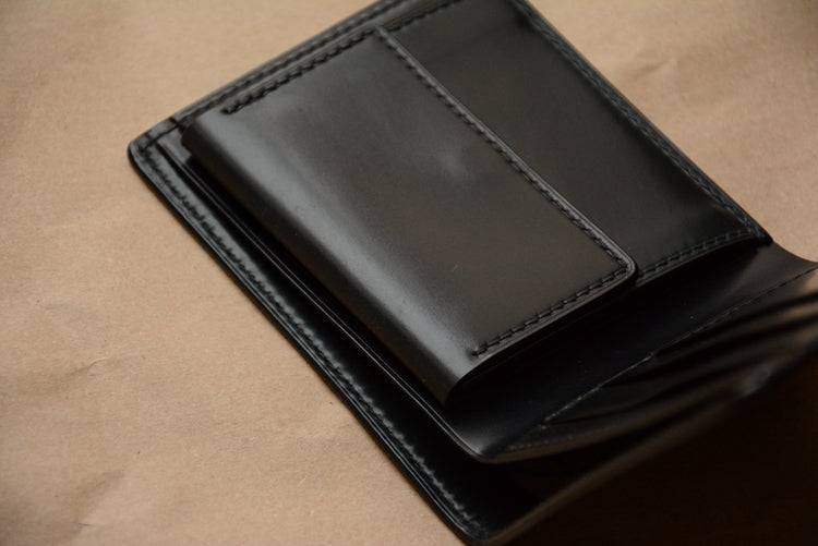 Ví gập đôi ngắn bằng da Shell Cordovan Horween Mỹ thủ công