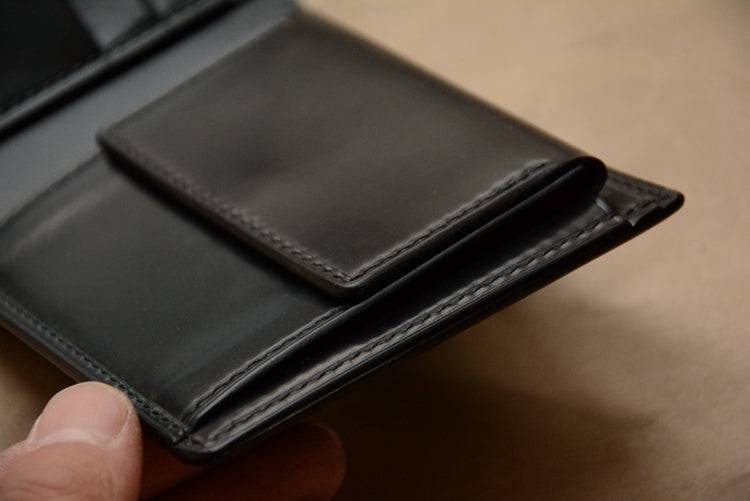 Ví gập đôi ngắn bằng da Shell Cordovan Horween Mỹ thủ công