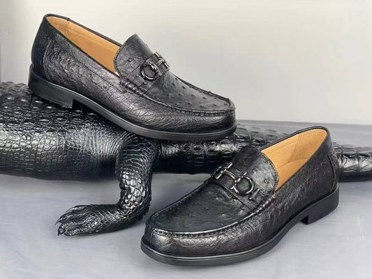 Scarpe loafer slip-on in pelle di struzzo nere