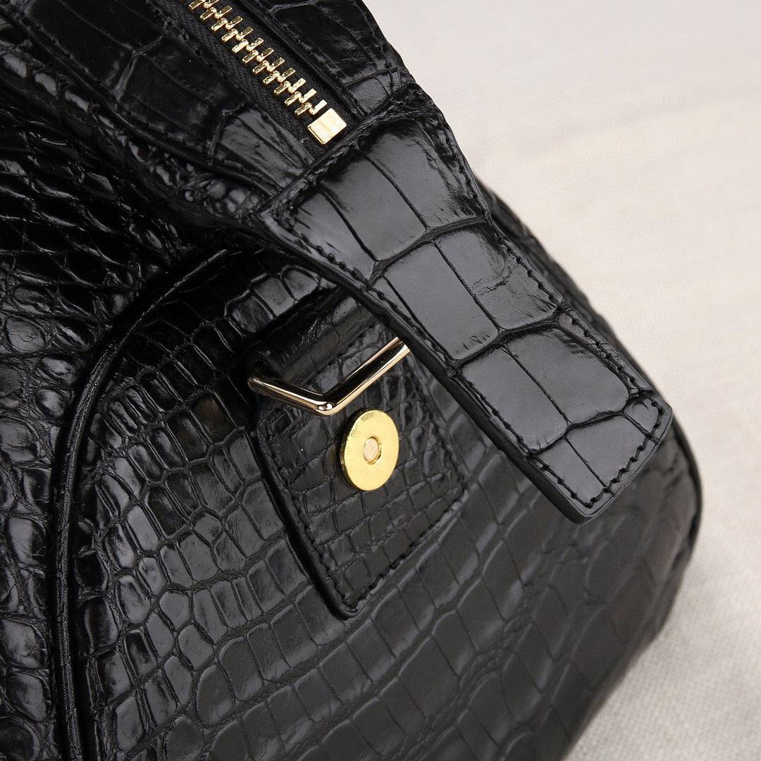 Unisex Classic Genuine Crocodile Belly  Leather Travel Duffle Outdoor Leisure Large Capacity Simple Style Bag