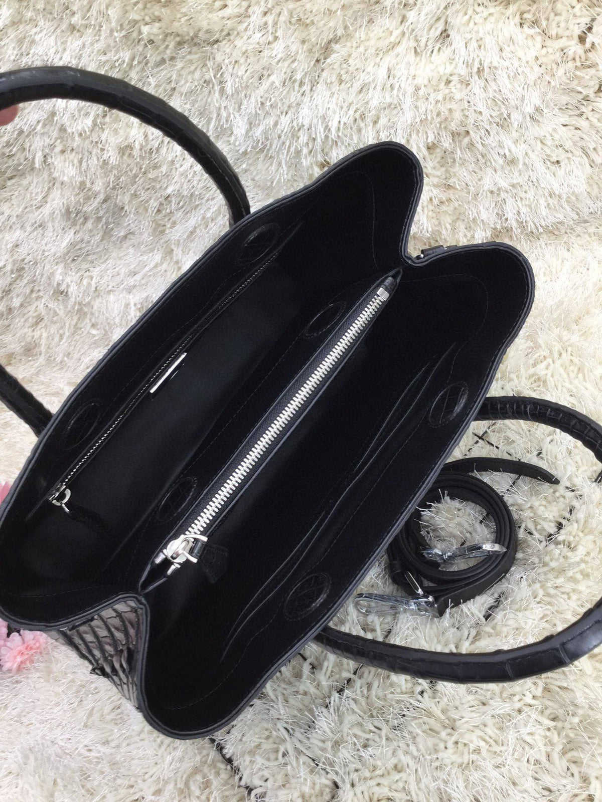Borsa a tracolla da donna in pelle effetto coccodrillo 30 cm nera